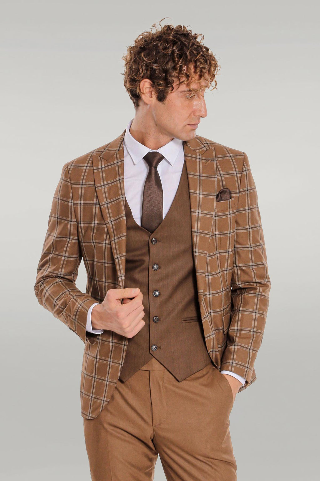 Brown Plaid Suit, White Shirt, and Tie Look - Wessi Modern Business Elegance