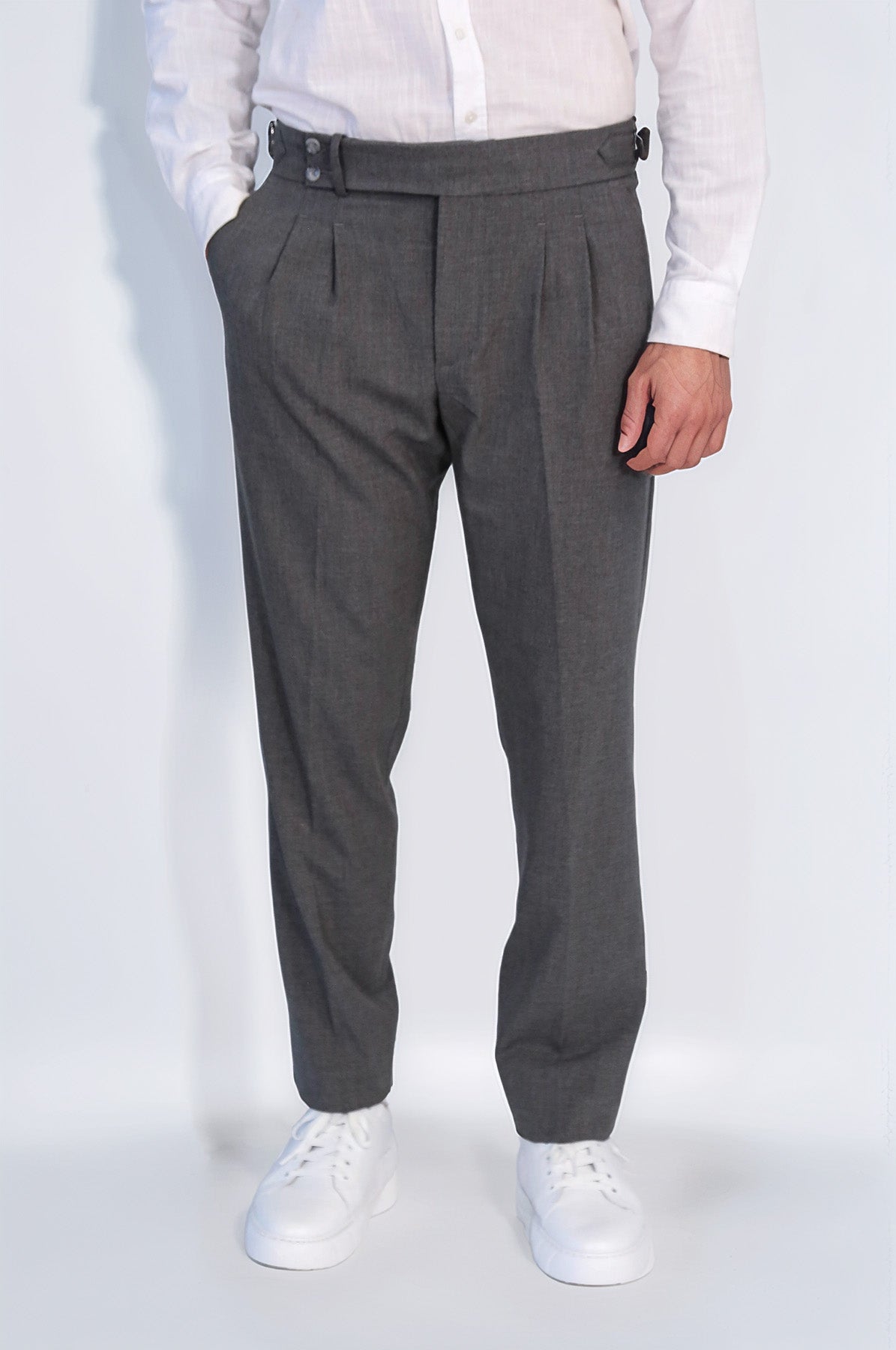 Anthracite Double-Pleated High-Waisted Slim Fit Trousers with Side Buckles – Wessi