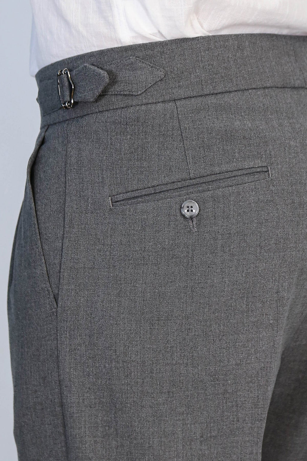 Anthracite Double-Pleated High-Waisted Slim Fit Trousers with Side Buckles – Wessi