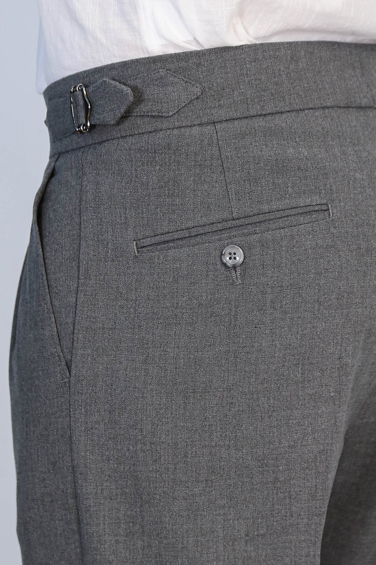 Anthracite Double-Pleated High-Waisted Slim Fit Trousers with Side Buckles – Wessi