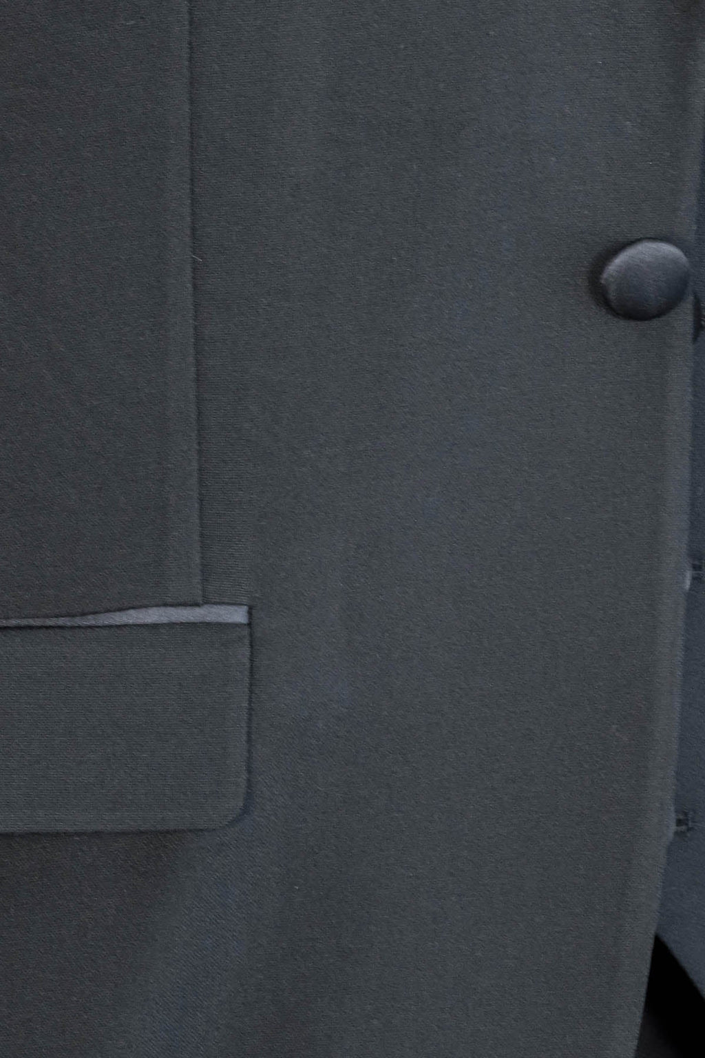 Classic Black Tuxedo Suit with Satin Peak Lapel and Waistcoat – Wessi