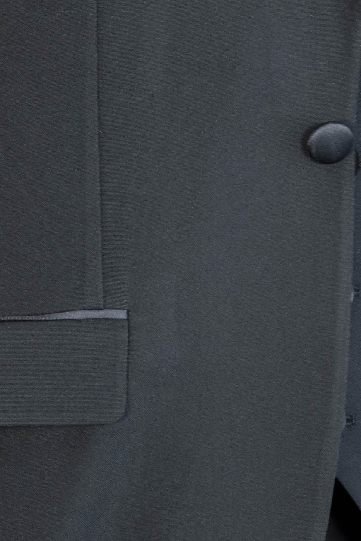 Classic Black Tuxedo Suit with Satin Peak Lapel and Waistcoat – Wessi